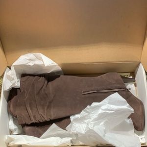 Hot in Hollywood Brown Knee High Suede Heel Boots Size 7.5M